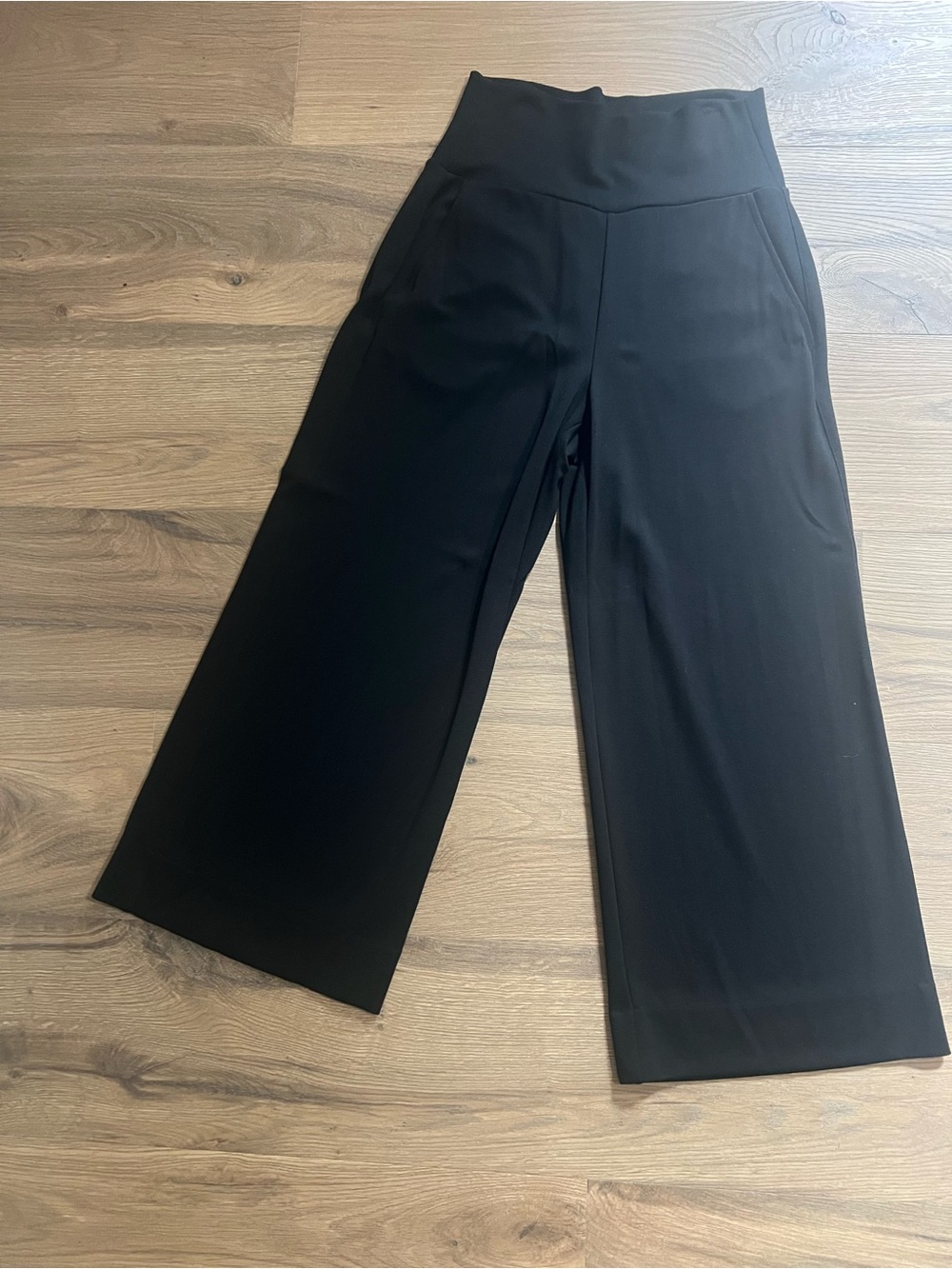 Women's High-Rise Wide-Leg Black Ponte Crop Pants